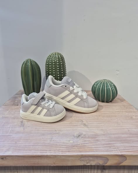 Adidas kindersneaker suède grijs