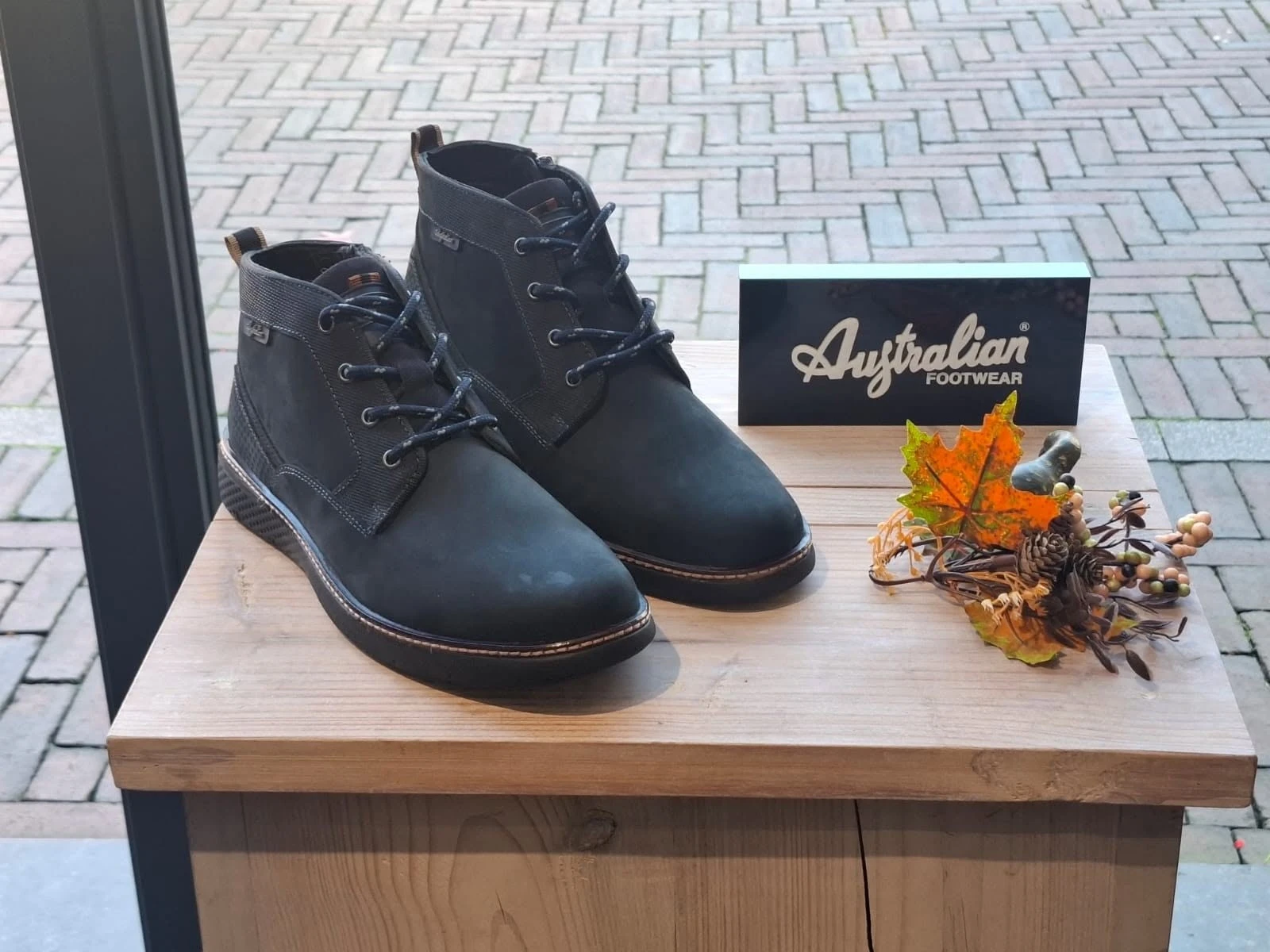 Zwarte Australian-boot van nubuck met rits (2)