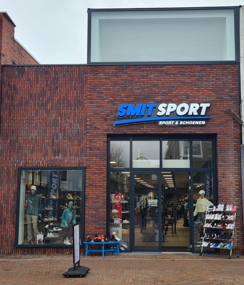 De winkel van Smit Sport aan de Landstraat in Delfzijl