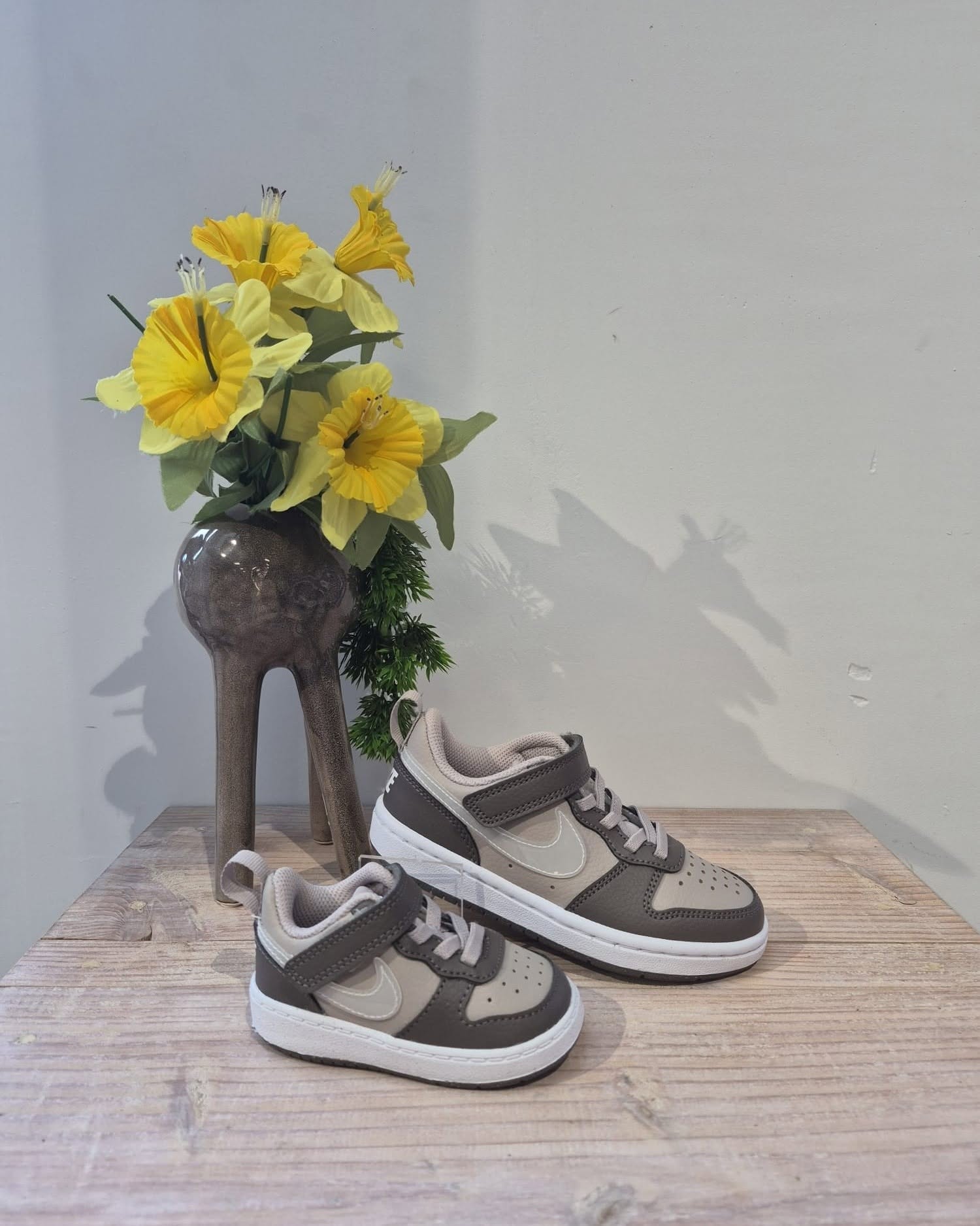 Nike court borough kindersneaker taupe