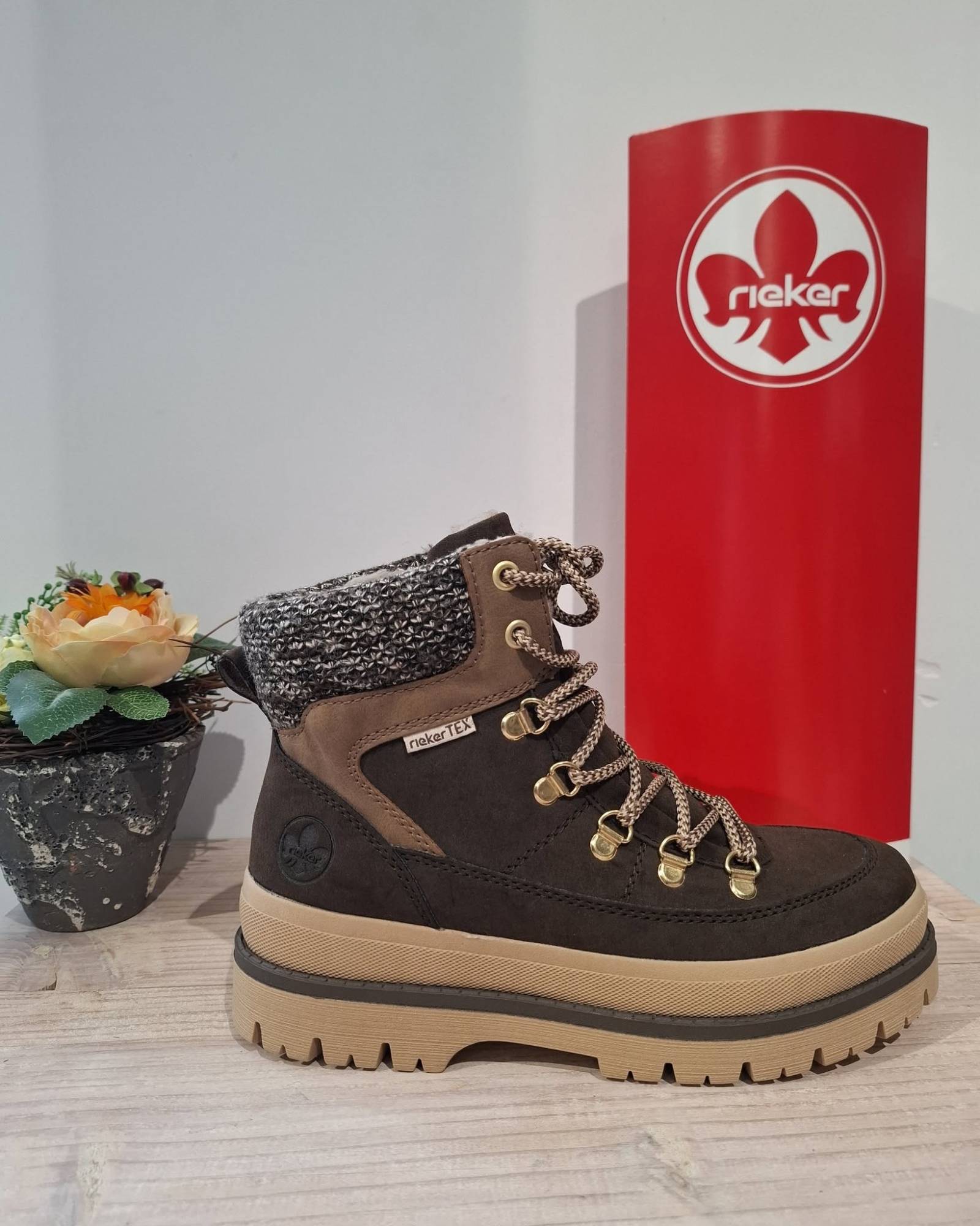 Rieker veterboot met gebreide kraag donkerbruin