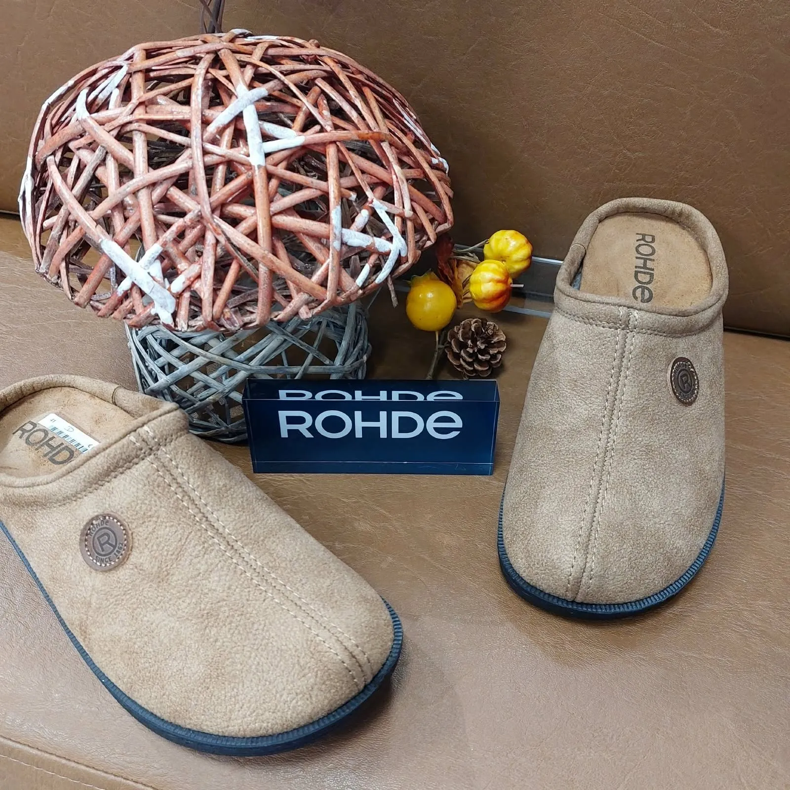 Camelkleurige Rohde-pantoffels in suèdelook